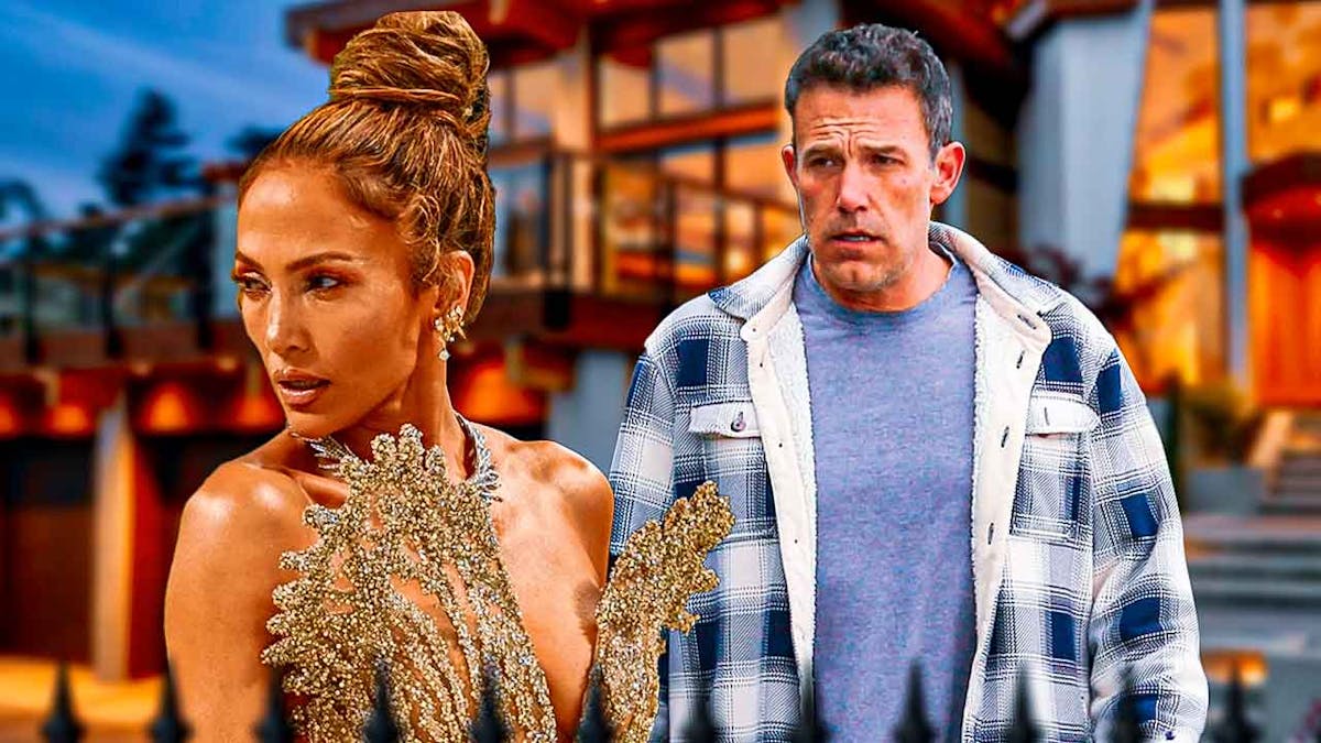 Jennifer Lopez and Ben Affleck with house behind them