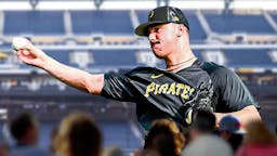 Paul Skenes throwing baseball, Pittsburgh Pirates