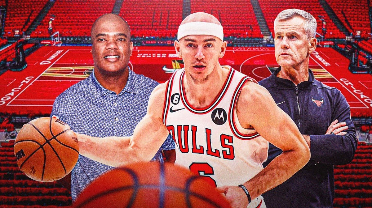 Alex Caruso in Bulls jersey in action, Bulls GM Marc Eversley, Billy Donovan behind Caruso