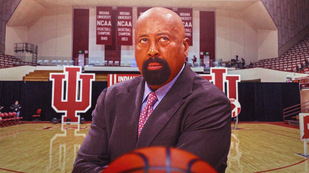 Indiana basketball, Mike Woodson, Gabe Cupps, Hoosiers, Florida Gulf Coast, Mike Woodson with Indiana basketball arena in the background