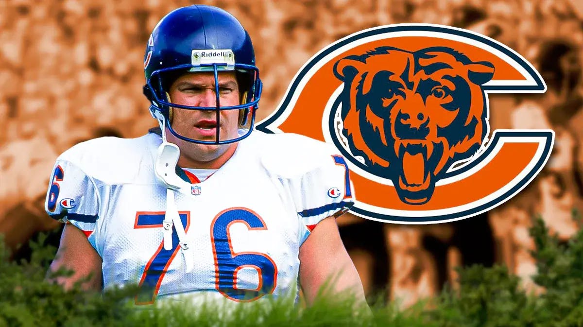 Chicago Bears Dt Steve McMichael stands on the field years before ALS diagnosis
