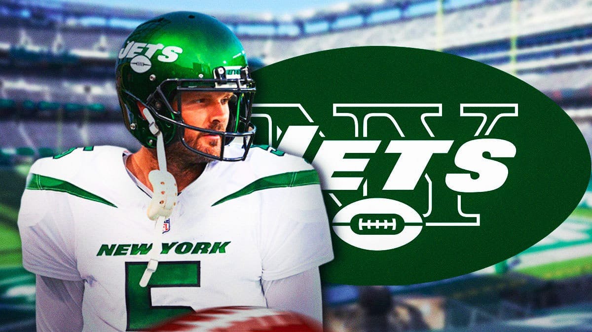 Jets punter Thomas Morstead stands in front of New York logo after free agency deal