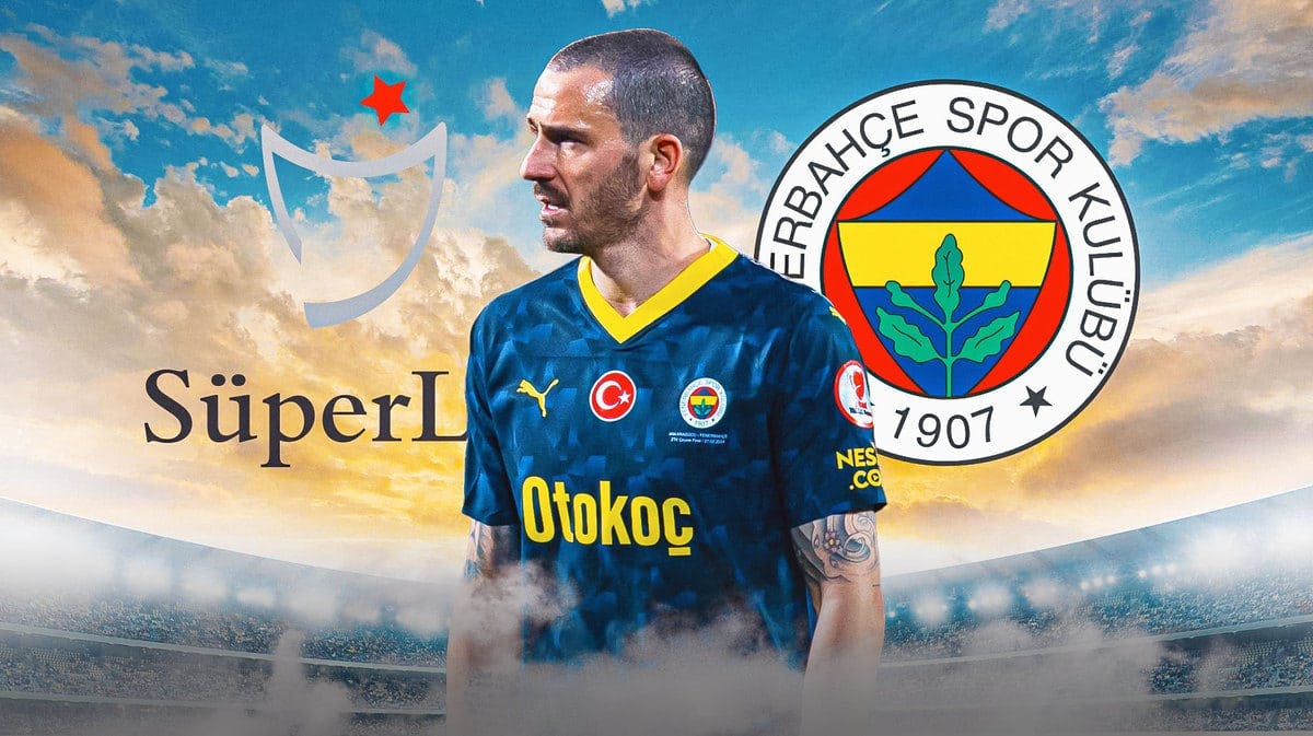 Leonardo Bonucci in front of the Fenerbahce and Super Lig logos, questionmarks in the air