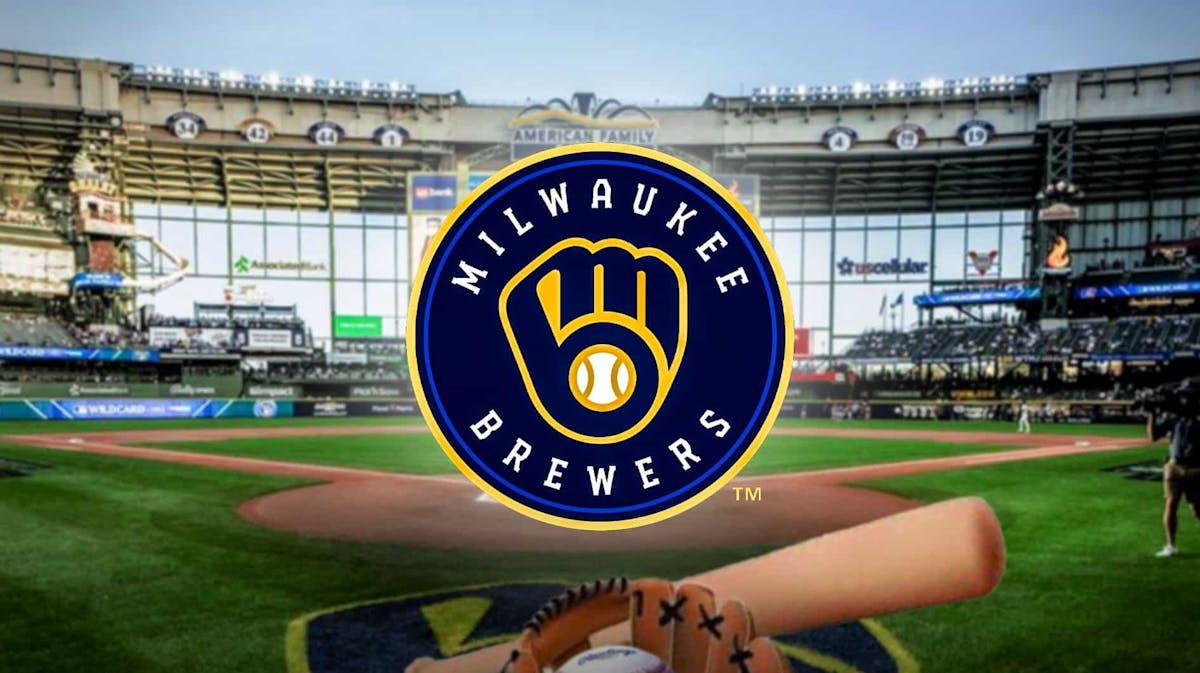Brewers' logo sits next to American Family Filed background, Cubs, Craig Counsell in stands
