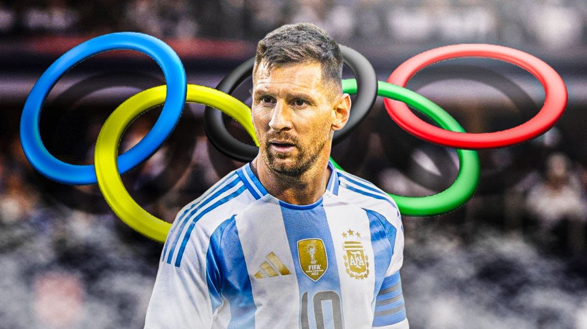 Lionel Messi in front of the Olympic rings