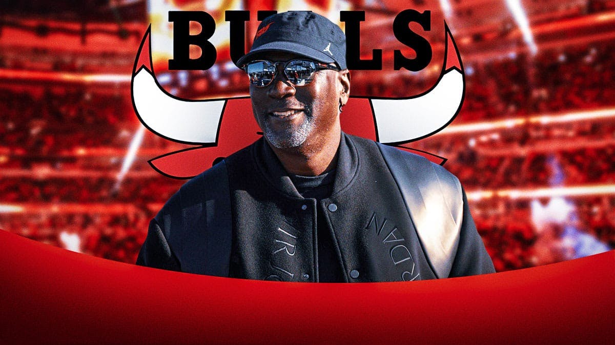 Michael Jordan, Bulls, Michael Jordan Bulls, Magic, Nick Anderson, Michael Jordan with Bulls arena in the background