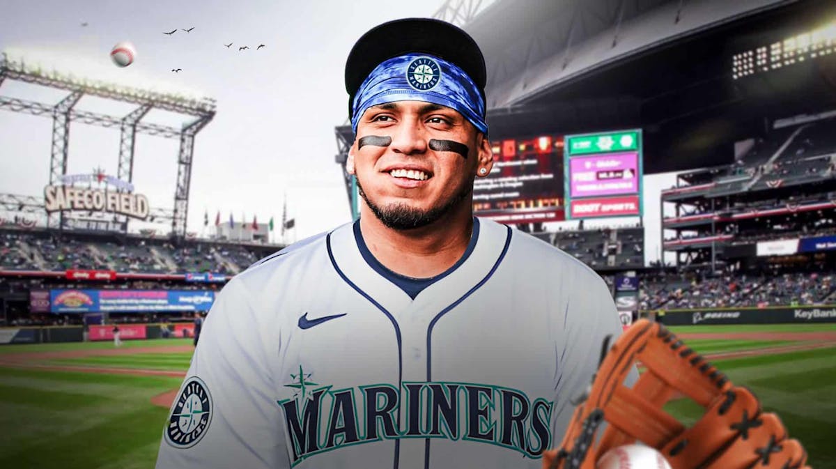 Isaac Paredes of the Rays in a Mariners uniform, T-Mobile Park in Seattle behind him