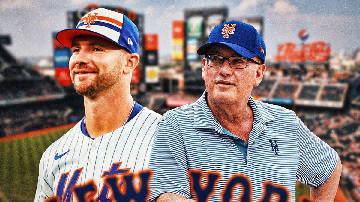 Pete Alonso, Steve Cohen with a Mets hat