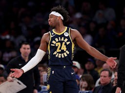 Buddy Hield Trade Rumors: Execs Skeptical Pacers Can Get 1st-Round Pick Ahead of FA