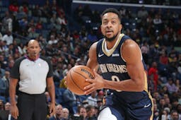 Pelicans' CJ McCollum Reveals He Used Oxygen Tank During Recovery from Collapsed Lung