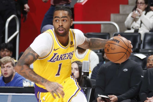 D'Angelo Russell Electrifies NBA Fans as LeBron James, Lakers Rout Pistons