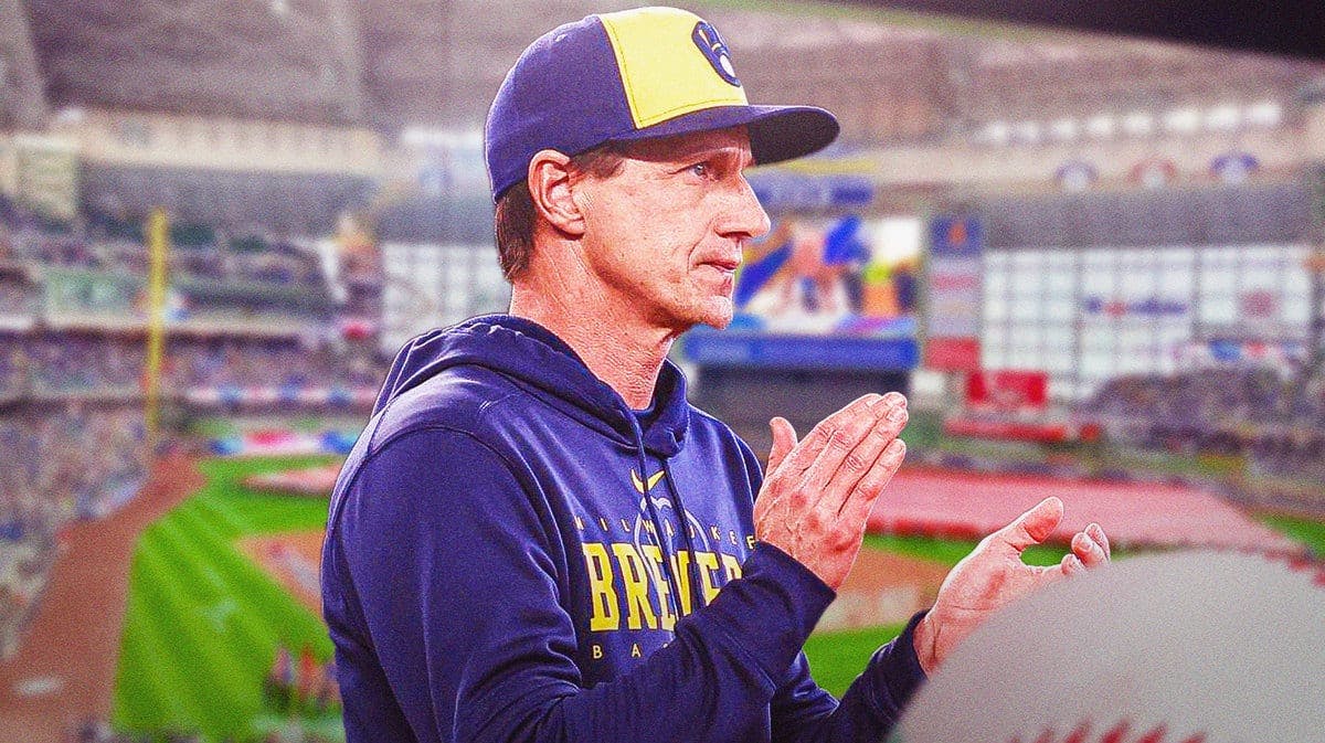 Craig Counsell coaching Brewers