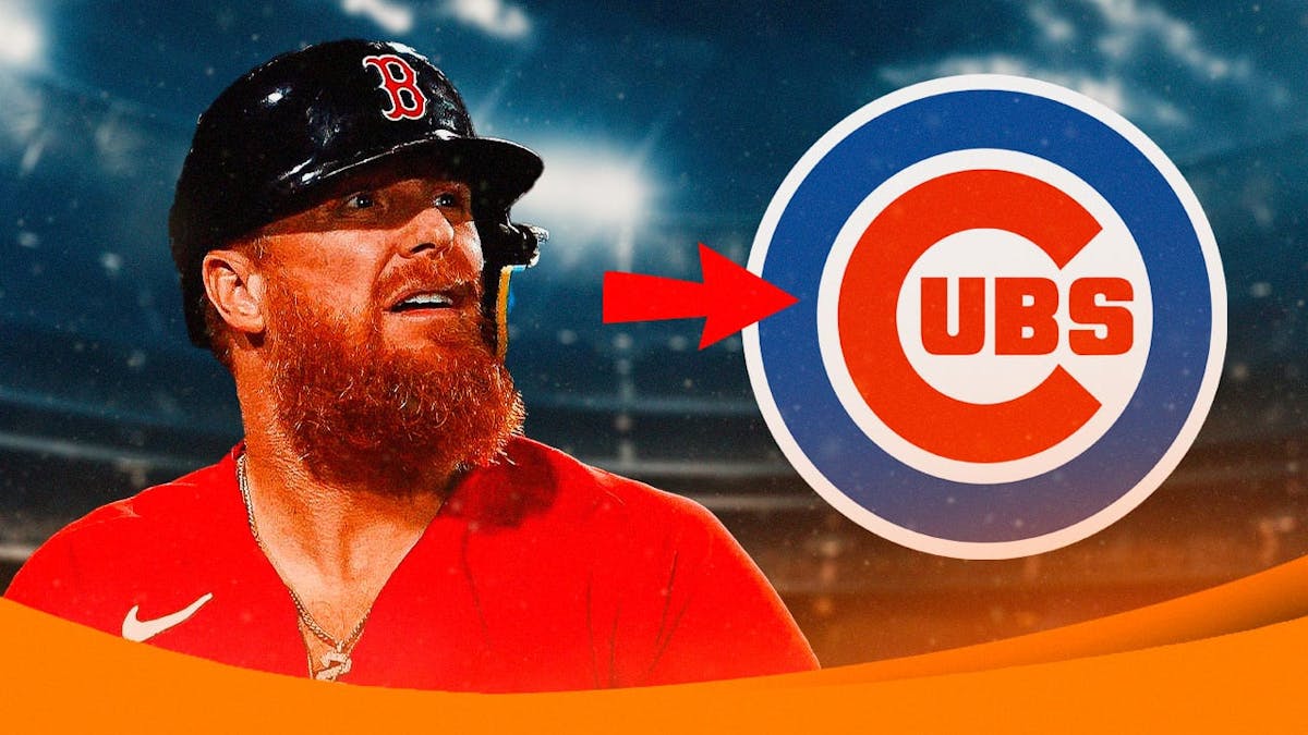 Justin Turner with an arrow to the Chicago Cubs logo