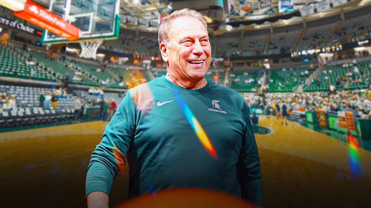 Michigan State basketball, Duke basketball, Spartans, Blue Devils, Tom Izzo, Tom Izzo with Michigan State basketball arena in the background