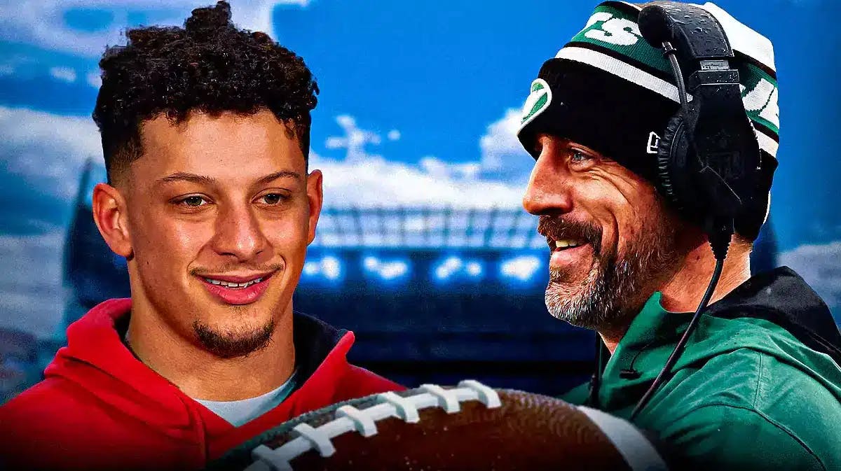 Photo: Patrick Mahomes in Chiefs uniform with Aaron Rodgers in Packers uniform, both smiling