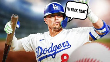 Photo: Enrique Hernandez saying “I’m back, baby!” in Dodgers jersey