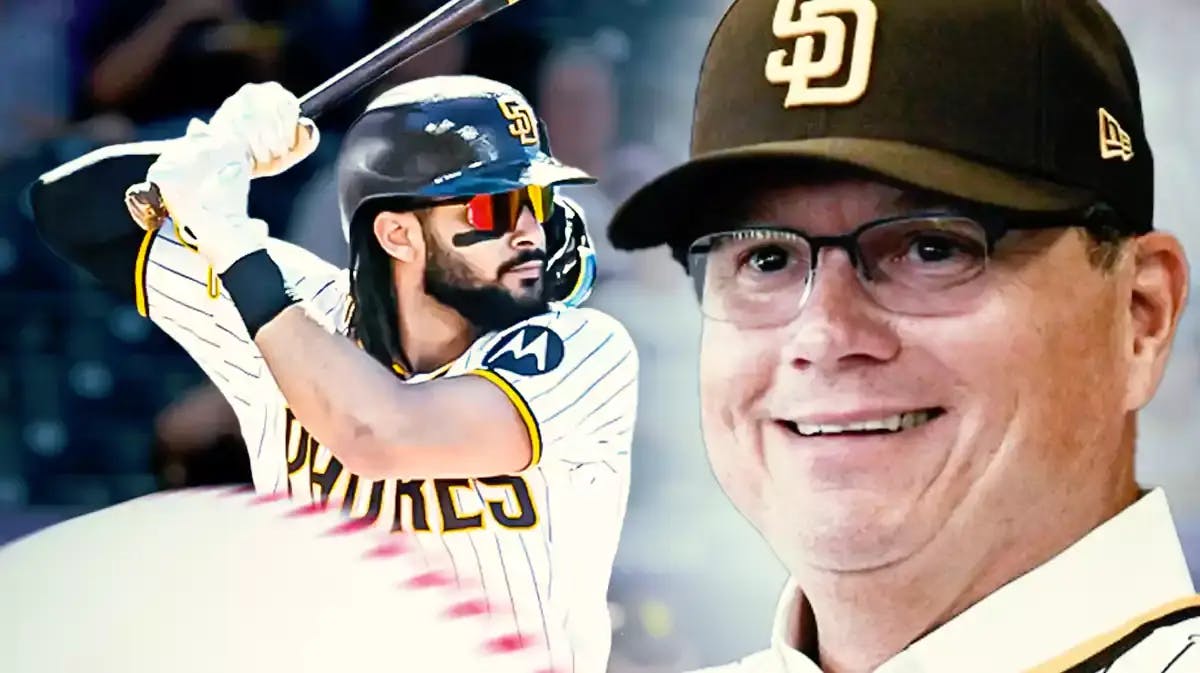 Mike Shildt smiling, Fernando Tatis Jr. batting, San Diego Padres