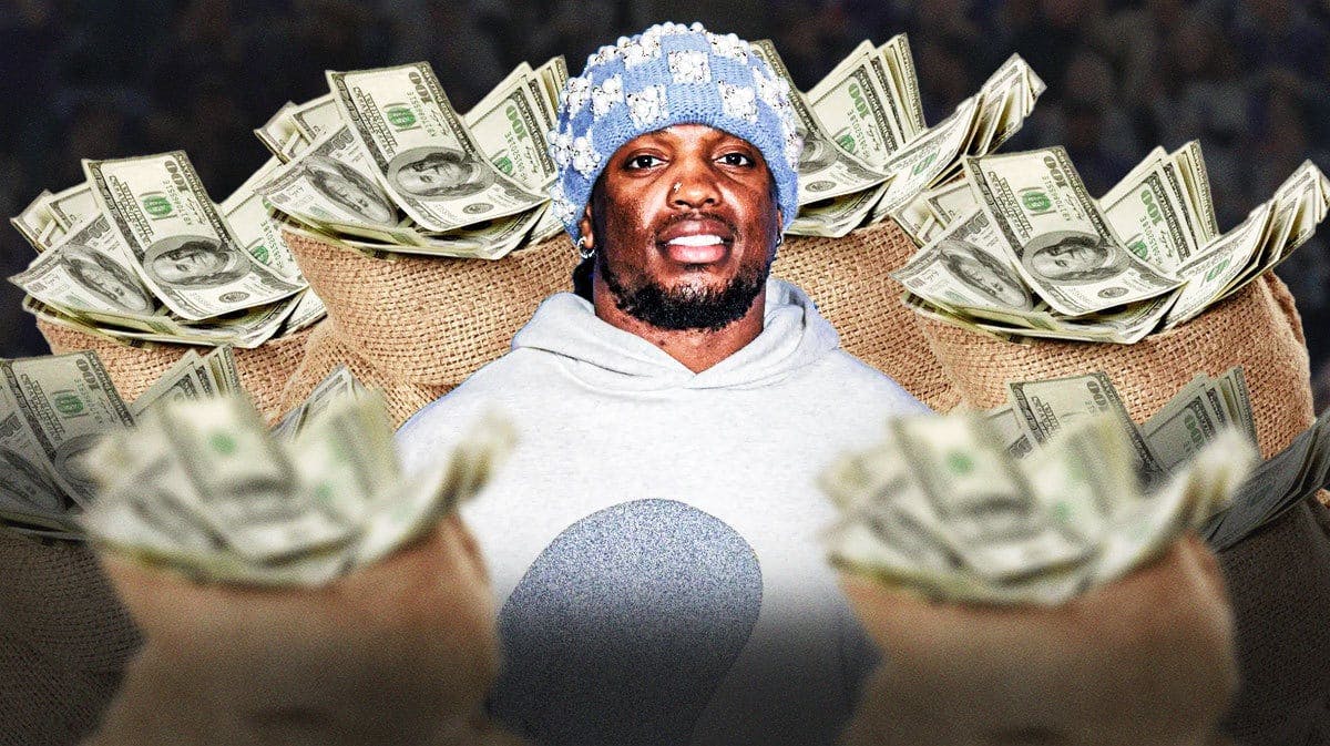 Derrick Henry surrounded by bags of money