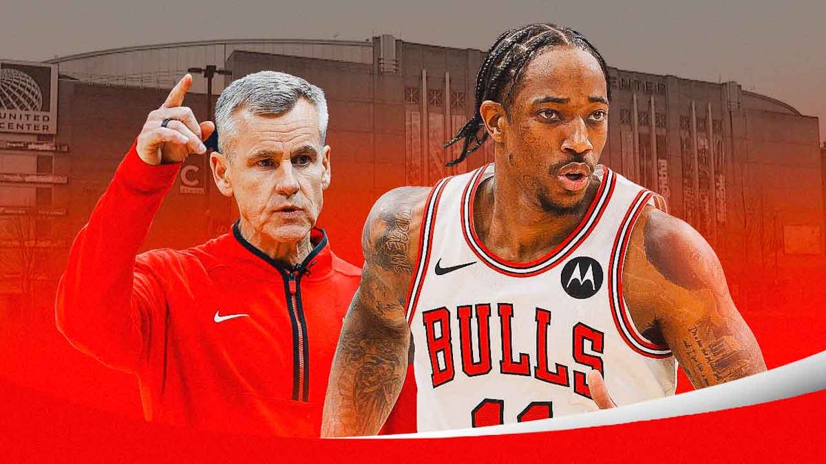 Bulls, Billy Donovan, DeMar DeRozan, Pacers, Bulls Pacers, Billy Donovan and DeMar DeRozan with outside of United Center in the background
