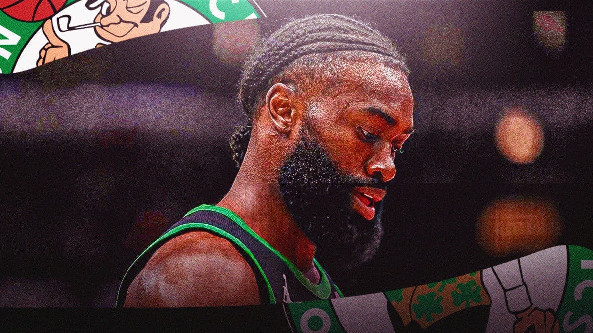 Celtics Jaylen Brown looks at Zion Williamson during Pelicans game, Jaylen Brown reporters react to his injury