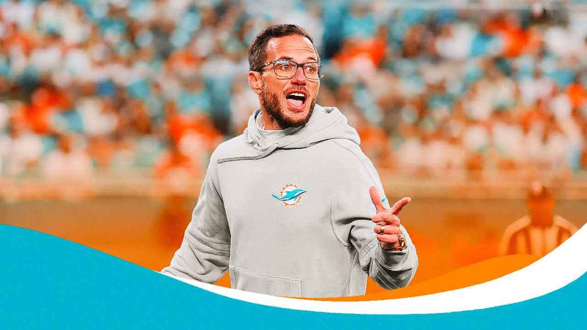 Dolphins coach Mike McDaniel Christian Wilkins Robert Hunt contracts free agency