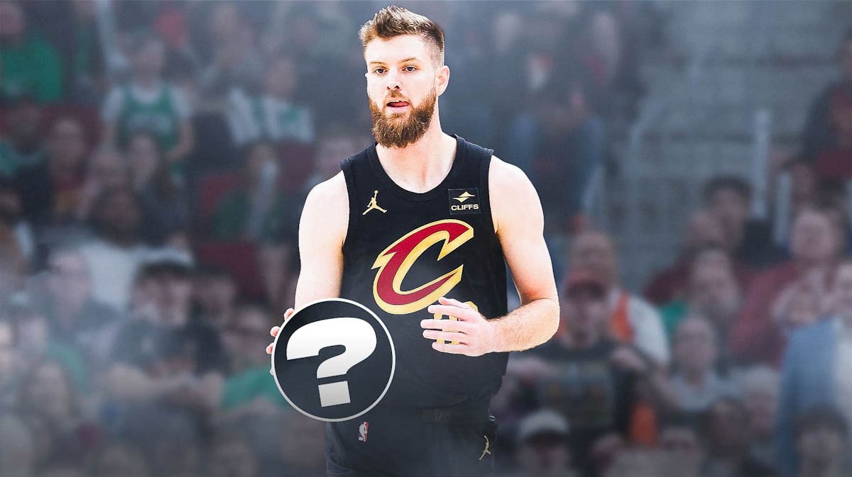 Dean Wade (Cavs) with a ball with a question mark
