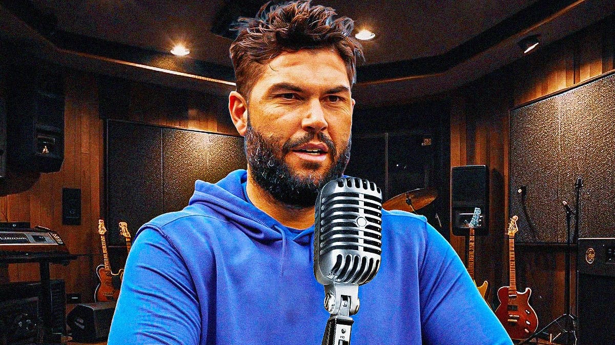 Eric Hosmer in front of a microphone.