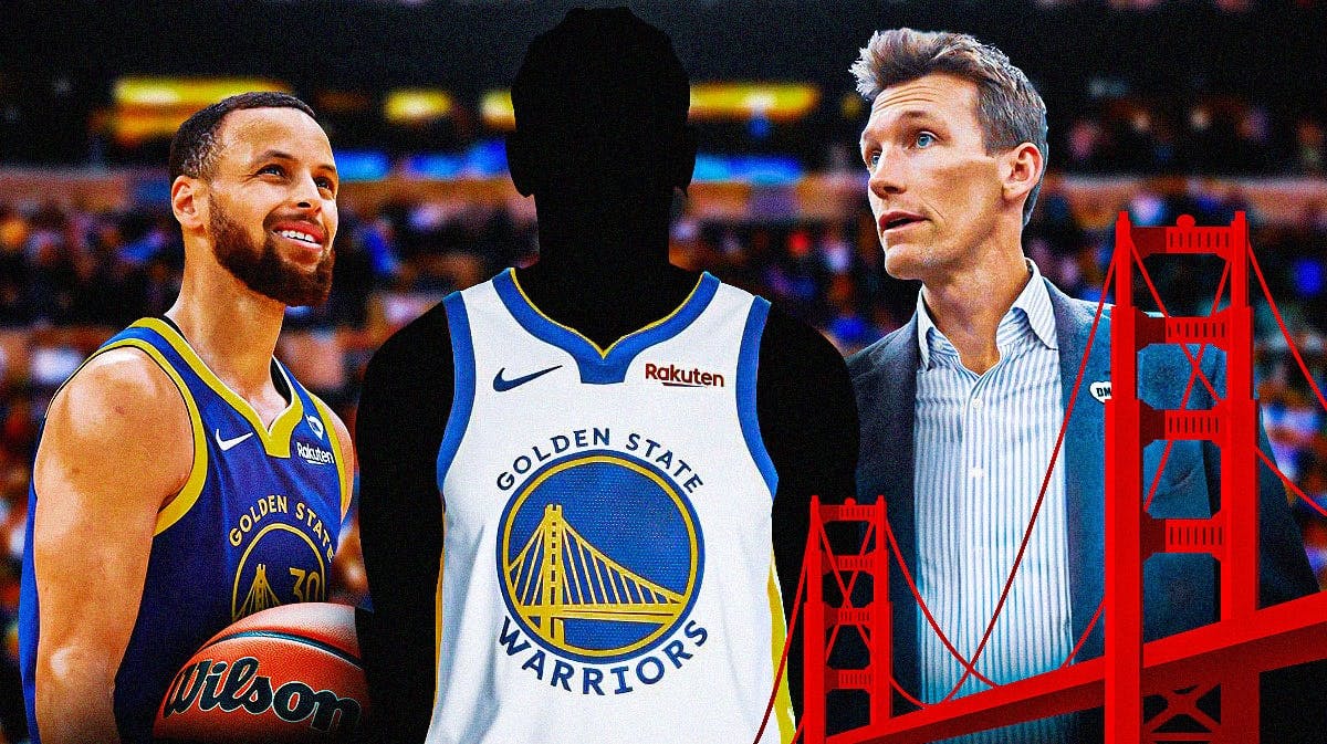 Warriors' unknown player next to Stephen Curry and Mike Dunleavy Jr.